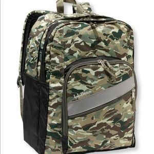 LL Bean Deluxe back pack NWT last one! Camo!